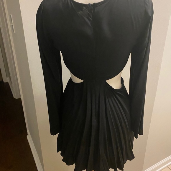 Black Dress - Picture 2 of 2